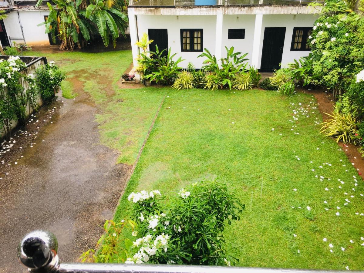 White Horse Mirissa Hotel ภายนอก รูปภาพ